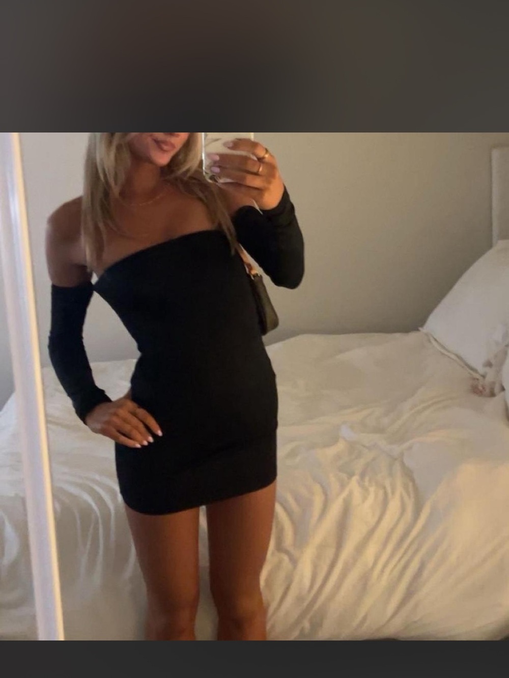 White Fox Boutique Black Off-Shoulder Bodycon Mini Dress
